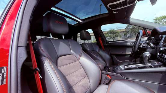 PORSCHE-MACAN-2022