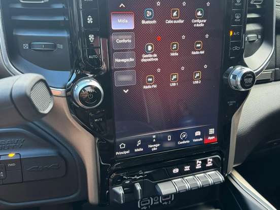 RAM-2500-6.7 I6 TURBO DIESEL LARAMIE CD 4X4 AUTOMÁTICO RAM-2500-2024