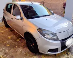 RENAULT SANDERO 1.0 EXPRESSION 16V FLEX 4P MANUAL RENAULT SANDERO 1.0 EXPRESSION 16V FLEX 4P MANUAL
