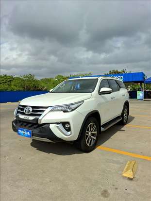 TOYOTA-HILUX SW4-2.8 SRX 4X4 7 LUGARES 16V TURBO INTERCOOLER DIESEL 4P AUTOMÁTICO TOYOTA-HILUX SW4-2019