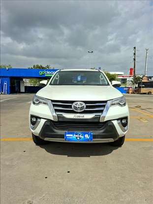 TOYOTA-HILUX SW4-2019