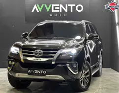 TOYOTA HILUX SW4 2.8 SRX 4X4 7 LUGARES 16V TURBO INTERCOOLER DIESEL 4P AUTOMÁTICO TOYOTA HILUX SW4 2.8 SRX 4X4 7 LUGARES 16V TURBO INTERCOOLER DIESEL 4P AUTOMÁTICO
