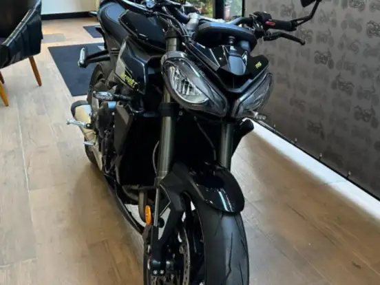 TRIUMPH-STREET TRIPLE RS ABS TRIUMPH-STREET TRIPLE RS ABS-2025
