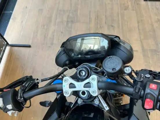 TRIUMPH-STREET TRIPLE RS ABS TRIUMPH-STREET TRIPLE RS ABS-2025