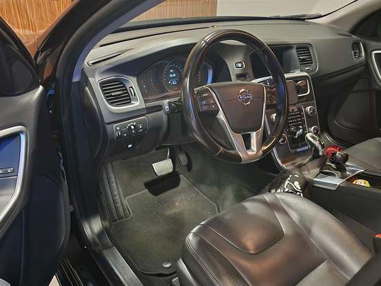 VOLVO-S60-2.0 T5 KINETIC 16V TURBO GASOLINA 4P AUTOMÁTICO VOLVO-S60-2015