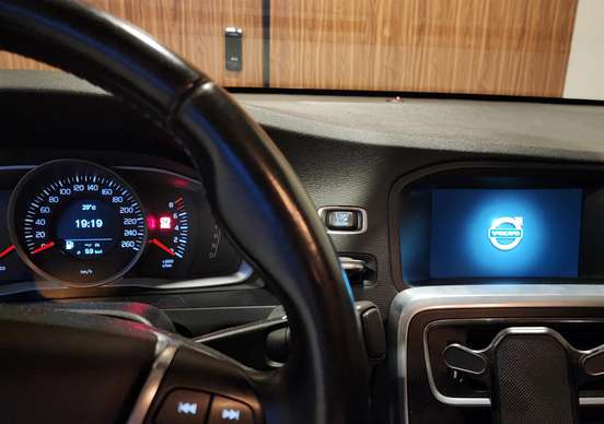 VOLVO-S60-2015