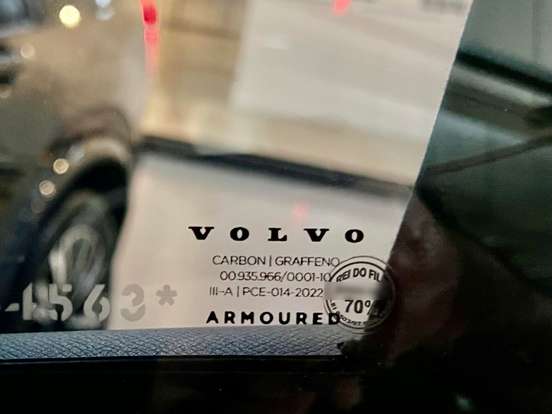 VOLVO-XC90-2023