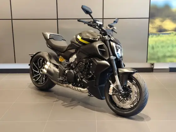 DUCATI DIAVEL V4 
