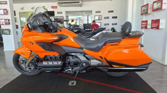 HONDA GL 1800 GOLD WING HONDA GL 1800 GOLD WING