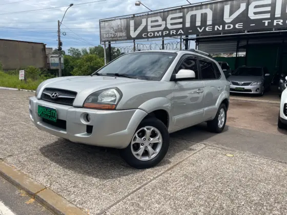 HYUNDAI TUCSON 2.0 MPFI GLS 16V 143CV 2WD FLEX 4P AUTOMÁTICO HYUNDAI TUCSON 2.0 MPFI GLS 16V 143CV 2WD FLEX 4P AUTOMÁTICO