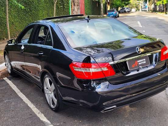 MERCEDES-BENZ-E 250-1.8 CGI AVANTGARDE 16V GASOLINA 4P AUTOMÁTICO MERCEDES-BENZ-E 250-2012