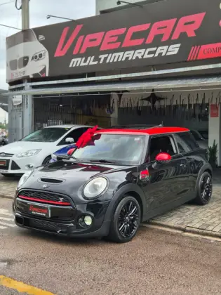 MINI COOPER 2.0 JOHN COOPER WORKS 16V TURBO GASOLINA 2P AUTOMATICO MINI COOPER 2.0 JOHN COOPER WORKS 16V TURBO GASOLINA 2P AUTOMATICO
