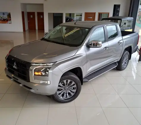 MITSUBISHI TRITON 2.4 BITURBO DIESEL CD HPE-S 4X4 AUTOMÁTICO MITSUBISHI TRITON 2.4 BITURBO DIESEL CD HPE-S 4X4 AUTOMÁTICO