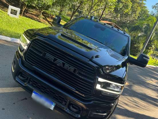 RAM-3500-6.7 I6 TURBO DIESEL LARAMIE NIGHT EDITION CD 4X4 AUTOMÁTICO RAM-3500-2024