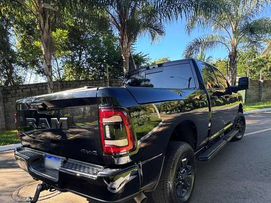 RAM-3500-6.7 I6 TURBO DIESEL LARAMIE NIGHT EDITION CD 4X4 AUTOMÁTICO RAM-3500-2024