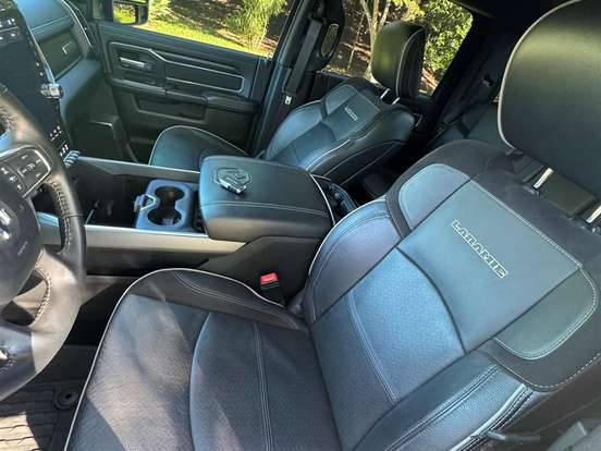RAM-3500-6.7 I6 TURBO DIESEL LARAMIE NIGHT EDITION CD 4X4 AUTOMÁTICO RAM-3500-2024
