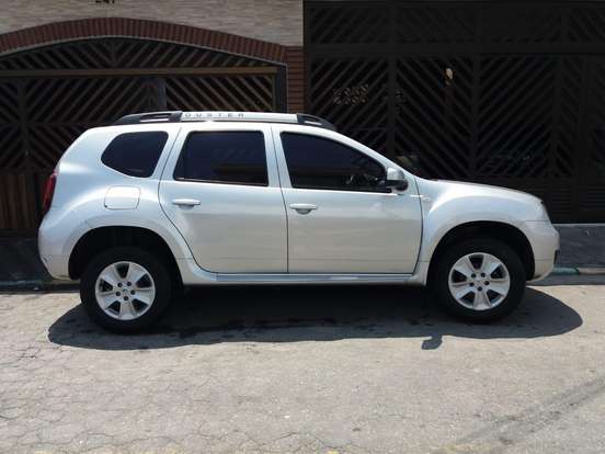 RENAULT-DUSTER-2015
