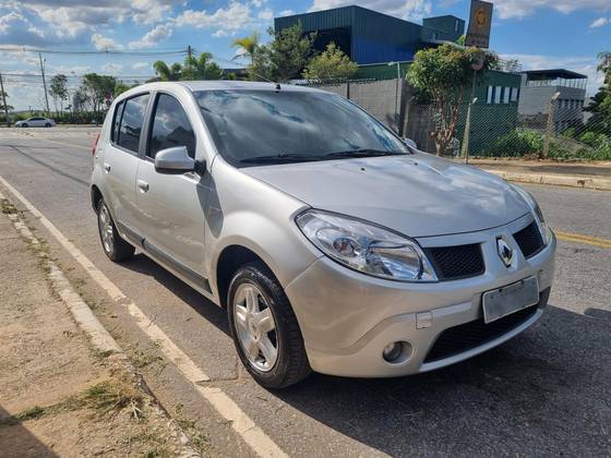 RENAULT SANDERO 1.6 PRIVILÈGE 8V FLEX 4P MANUAL