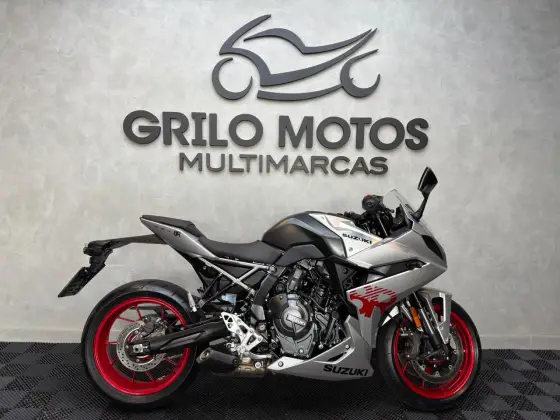 SUZUKI GSX-8R 