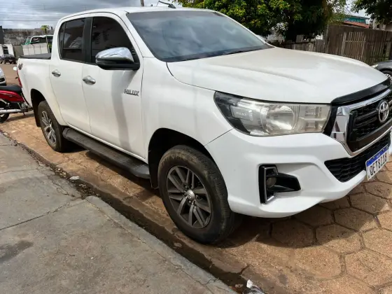 TOYOTA HILUX 2.8 SRV 4X4 CD 16V DIESEL 4P AUTOMÁTICO