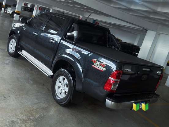 TOYOTA-HILUX-3.0 SRV 4X4 CD 16V TURBO INTERCOOLER DIESEL 4P AUTOMÁTICO TOYOTA-HILUX-2012