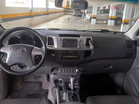 TOYOTA-HILUX-2012
