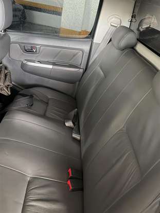 TOYOTA-HILUX-2012
