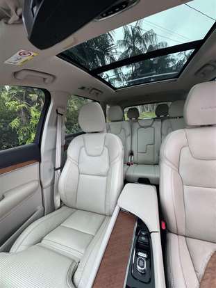 VOLVO-XC90-2019