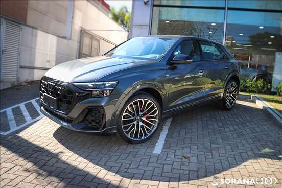 AUDI-Q8-2025