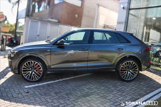 AUDI-Q8-2025