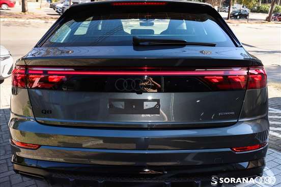 AUDI-Q8-2025