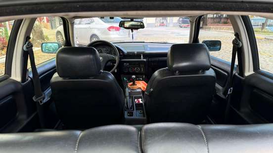 BMW-318i-1995