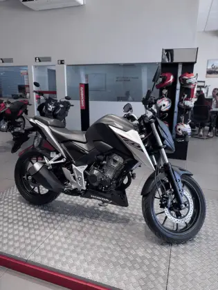 HONDA CB 300F TWISTER CBS HONDA CB 300F TWISTER CBS