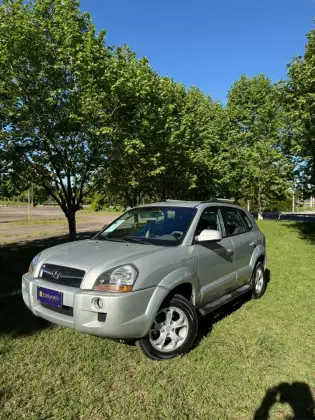 HYUNDAI TUCSON 2.0 MPFI GLS 16V 143CV 2WD GASOLINA 4P AUTOMÁTICO