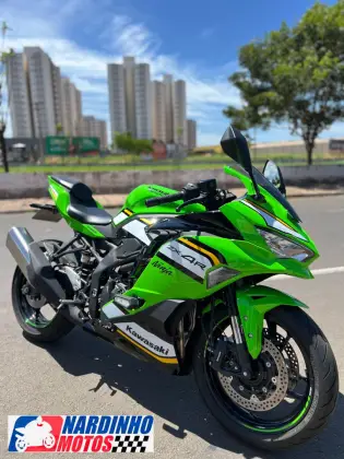 KAWASAKI NINJA ZX-4R 