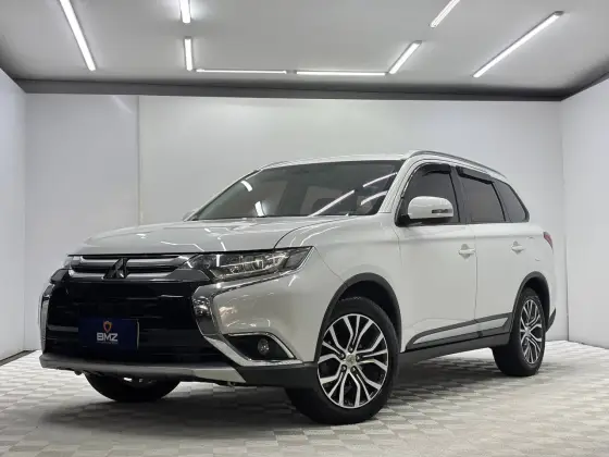 MITSUBISHI OUTLANDER 2.0 COMFORT 16V GASOLINA 4P AUTOMÁTICO MITSUBISHI OUTLANDER 2.0 COMFORT 16V GASOLINA 4P AUTOMÁTICO