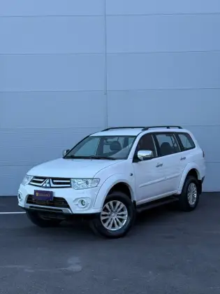 MITSUBISHI PAJERO 3.2 HPE 4X4 7 LUGARES 16V TURBO INTERCOOLER DIESEL 4P AUTOMÁTICO MITSUBISHI PAJERO 3.2 HPE 4X4 7 LUGARES 16V TURBO INTERCOOLER DIESEL 4P AUTOMÁTICO