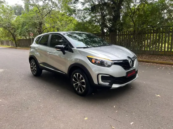 RENAULT CAPTUR 1.6 16V SCE FLEX LIFE X-TRONIC RENAULT CAPTUR 1.6 16V SCE FLEX LIFE X-TRONIC