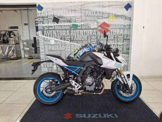 SUZUKI GSX-8S 