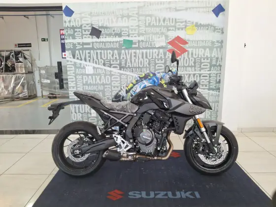 SUZUKI GSX-8S 