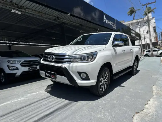 TOYOTA HILUX 2.8 SRX 4X4 CD 16V DIESEL 4P AUTOMÁTICO