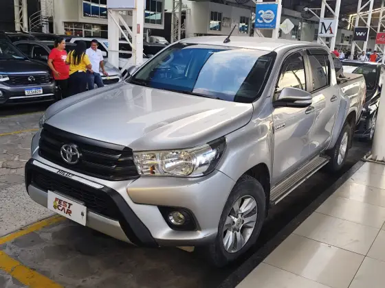 TOYOTA HILUX 2.8 STD 4X4 CD 16V DIESEL 4P MANUAL