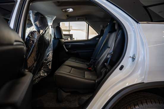 TOYOTA-HILUX SW4-2.8 D-4D TURBO DIESEL SRX PLATINUM 4X4 AUTOMÁTICO TOYOTA-HILUX SW4-2025