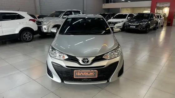 TOYOTA YARIS 1.3 16V FLEX XL LIVE MULTIDRIVE TOYOTA YARIS 1.3 16V FLEX XL LIVE MULTIDRIVE