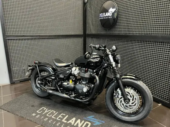 TRIUMPH BONNEVILLE BOBBER 1200 TRIUMPH BONNEVILLE BOBBER 1200