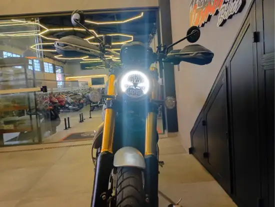 TRIUMPH-BONNEVILLE SCRAMBLER 1200 XE-2022