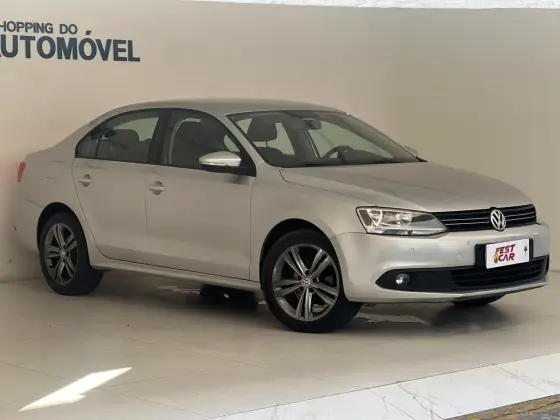 VOLKSWAGEN JETTA 2.0 COMFORTLINE FLEX 4P MANUAL