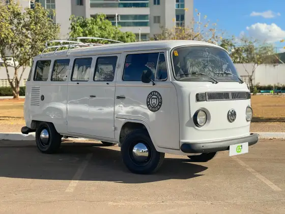 VOLKSWAGEN KOMBI 1.6 LUXO 8V GASOLINA 3P MANUAL