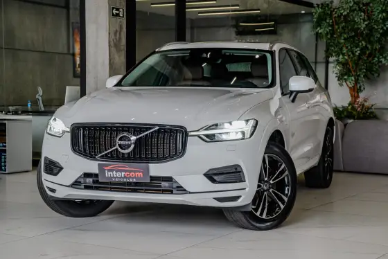 VOLVO XC60 2.0 T8 HYBRID MOMENTUM AWD GEARTRONIC
