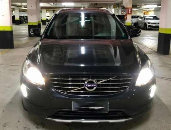VOLVO-XC60-2015